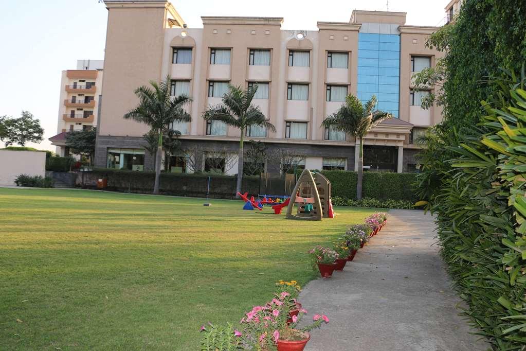 Ramada By Wyndham Varanasi Katesar Chandauli 设施 照片