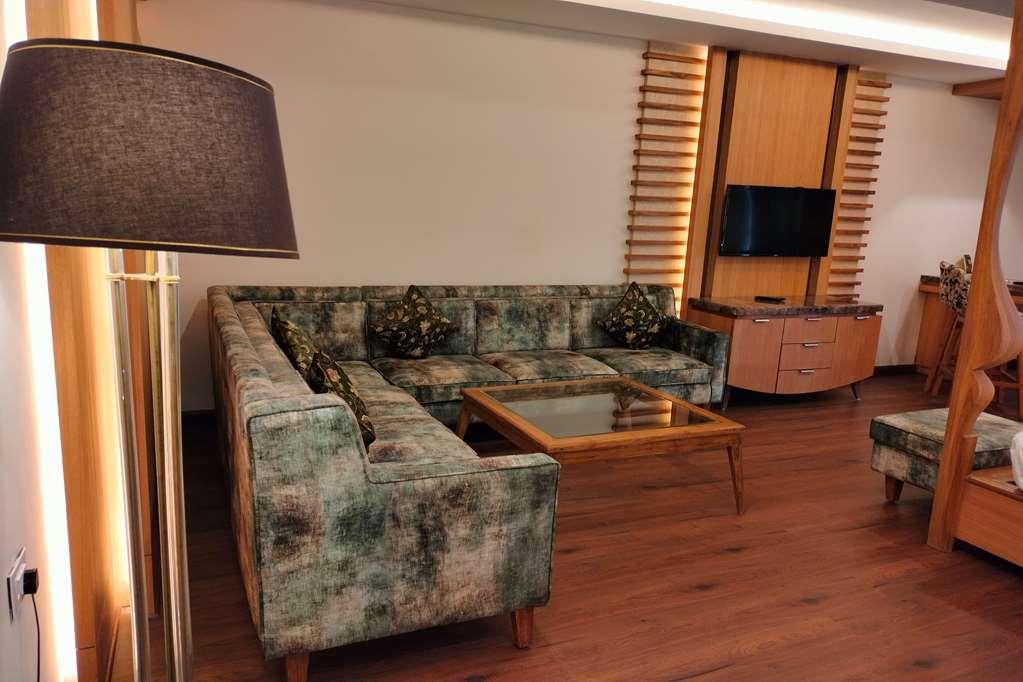 Ramada By Wyndham Varanasi Katesar Chandauli 客房 照片